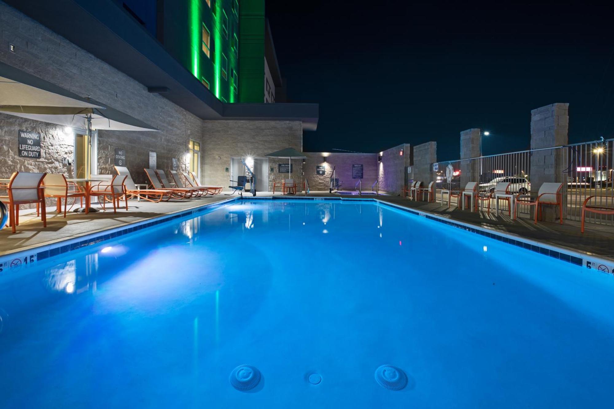Holiday Inn Glendale - Stadium & Ent Dist By Ihg Екстер'єр фото