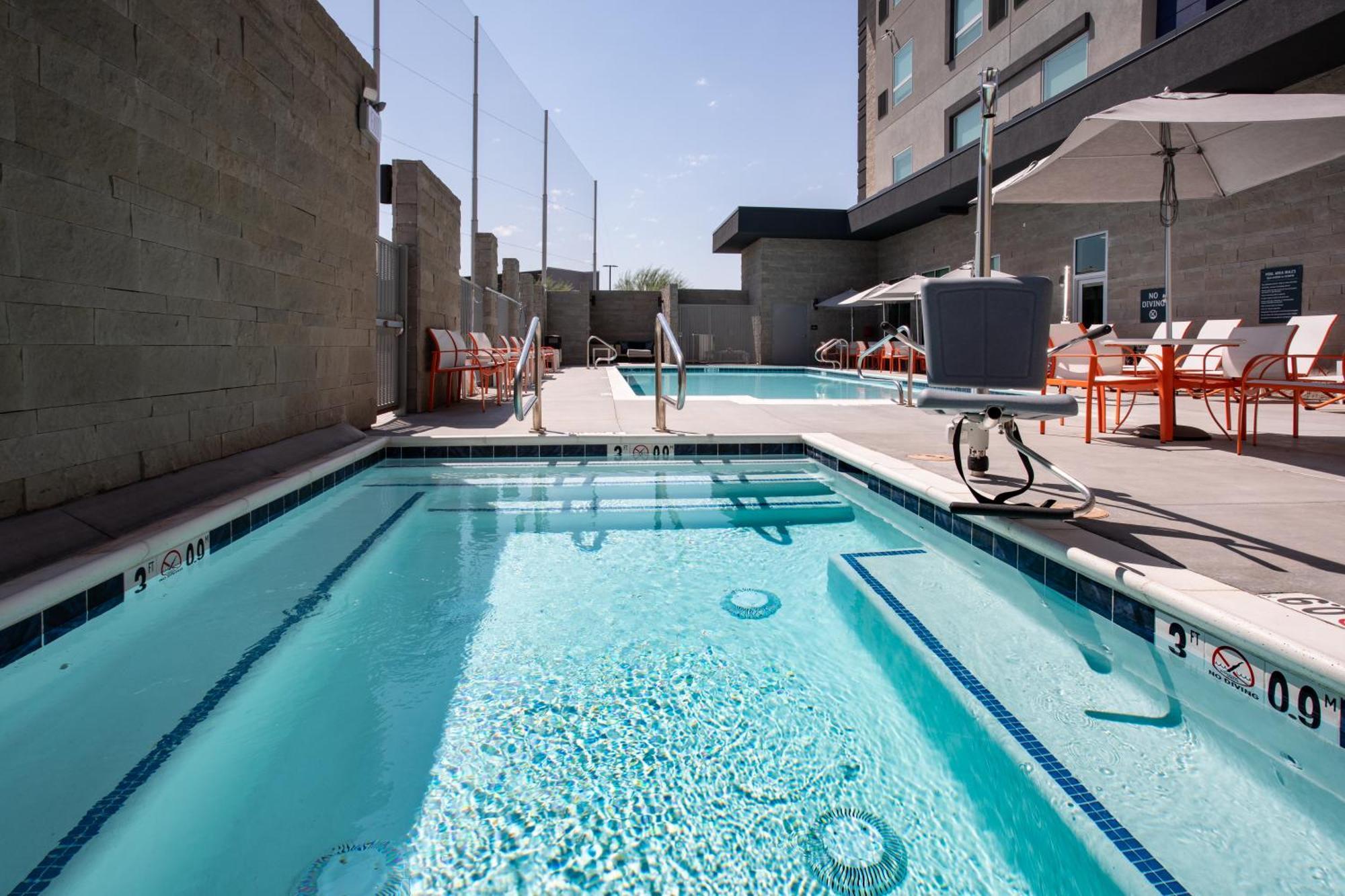 Holiday Inn Glendale - Stadium & Ent Dist By Ihg Екстер'єр фото
